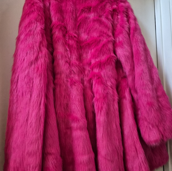 NWT: Ashro Hot Pink Faux Fur Coat - Picture 4 of 6